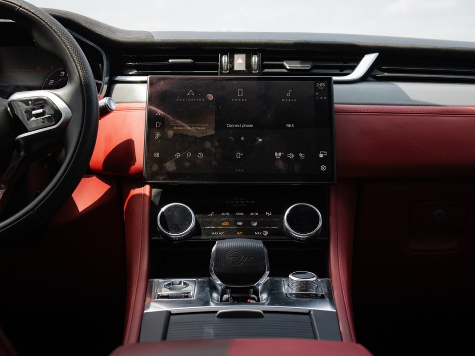 2021 Jaguar F-PACE P550 SVR-18