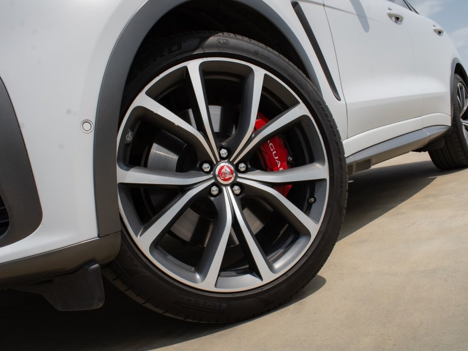 2021 Jaguar F-PACE P550 SVR-42