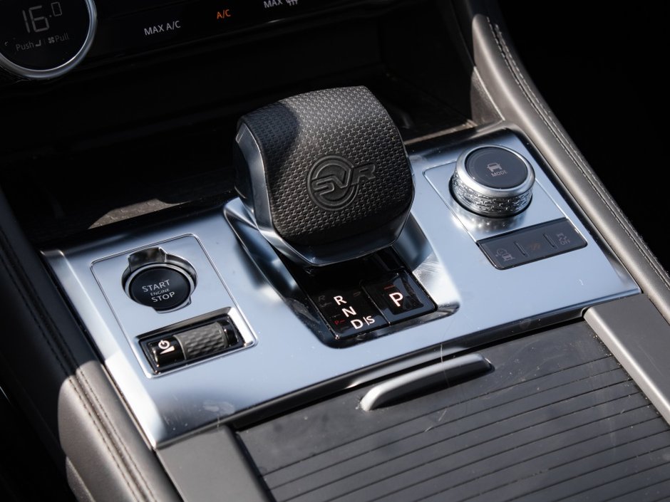 Jaguar F-PACE P550 SVR 2021-7