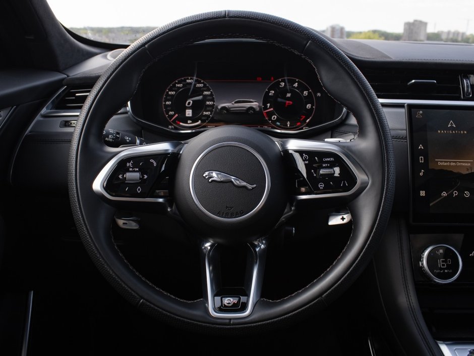 Jaguar F-PACE P550 SVR 2021-9