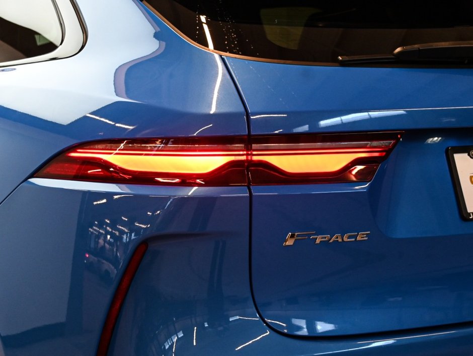 Jaguar F-PACE P550 SVR 2021-30