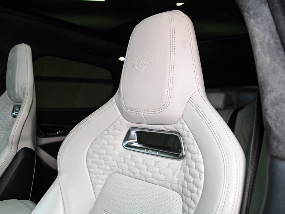 Jaguar F-PACE P550 SVR 2021-25