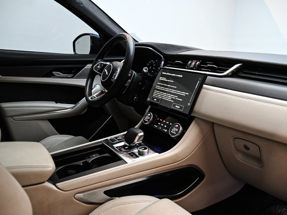 Jaguar F-PACE P550 SVR 2021-23