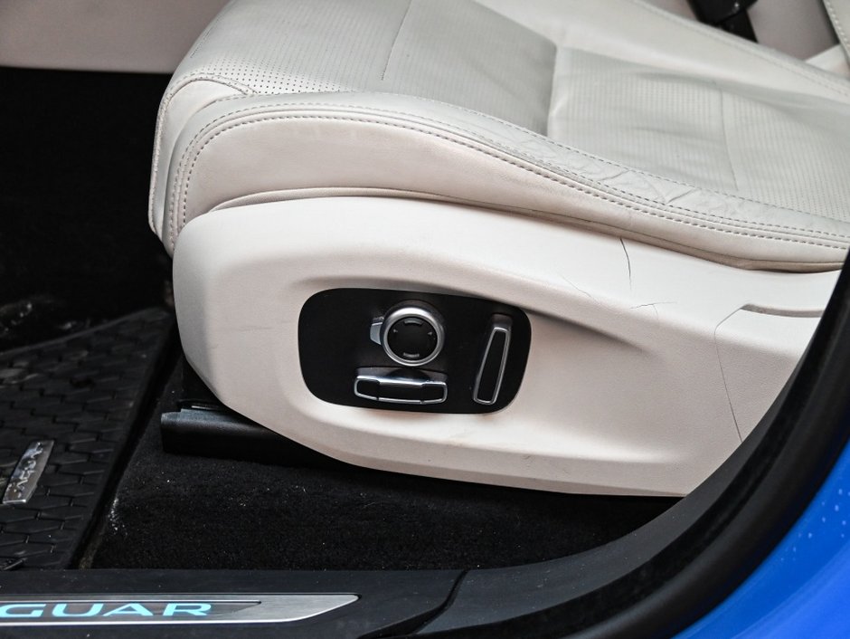 Jaguar F-PACE P550 SVR 2021-11