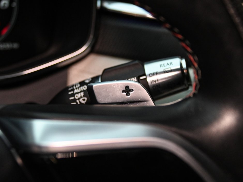 Jaguar F-PACE P550 SVR 2021-27