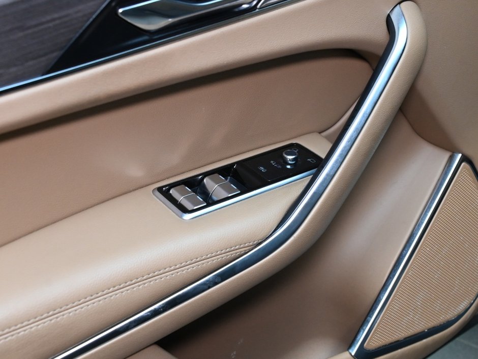 2022 Jaguar F-PACE P250 S-12