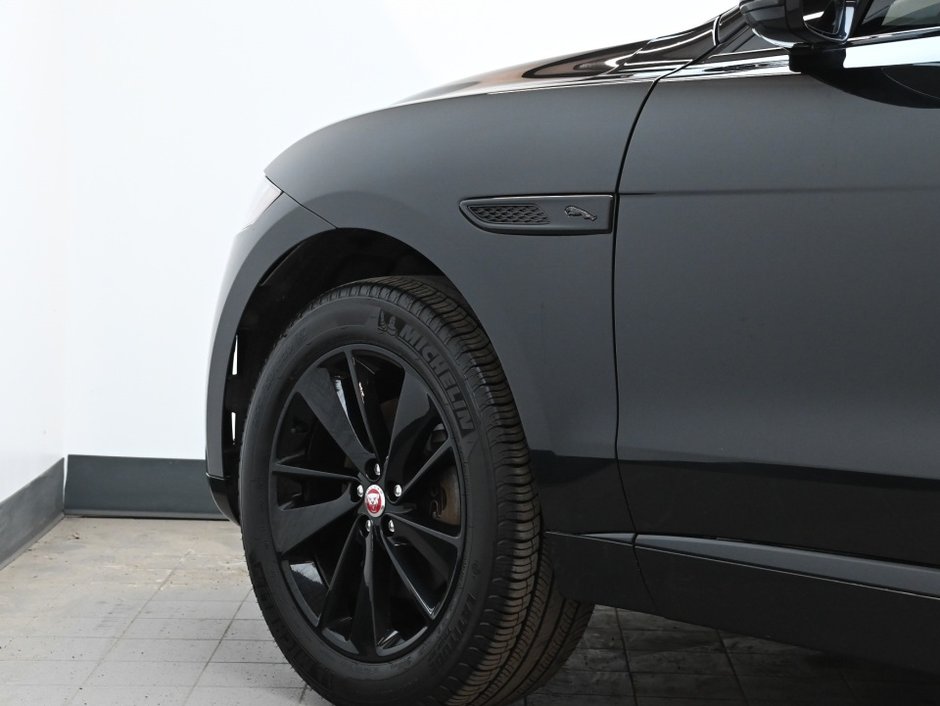 2022 Jaguar F-PACE P250 S-32