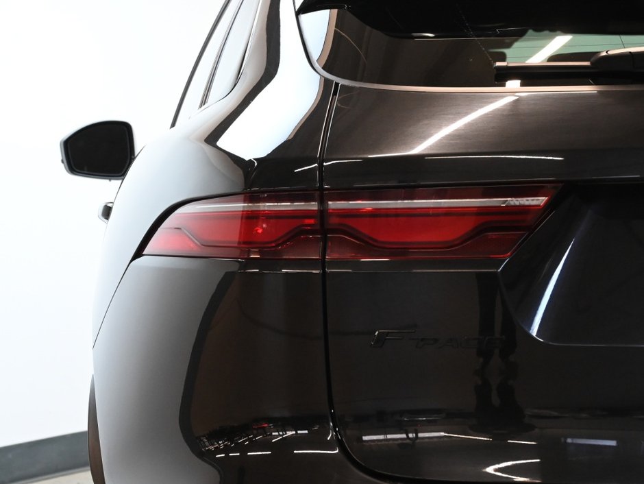 2022 Jaguar F-PACE P250 S-31