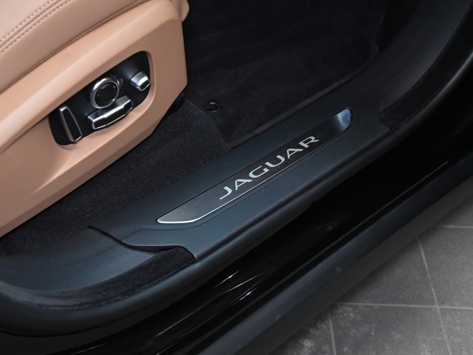 2022 Jaguar F-PACE P250 S-26