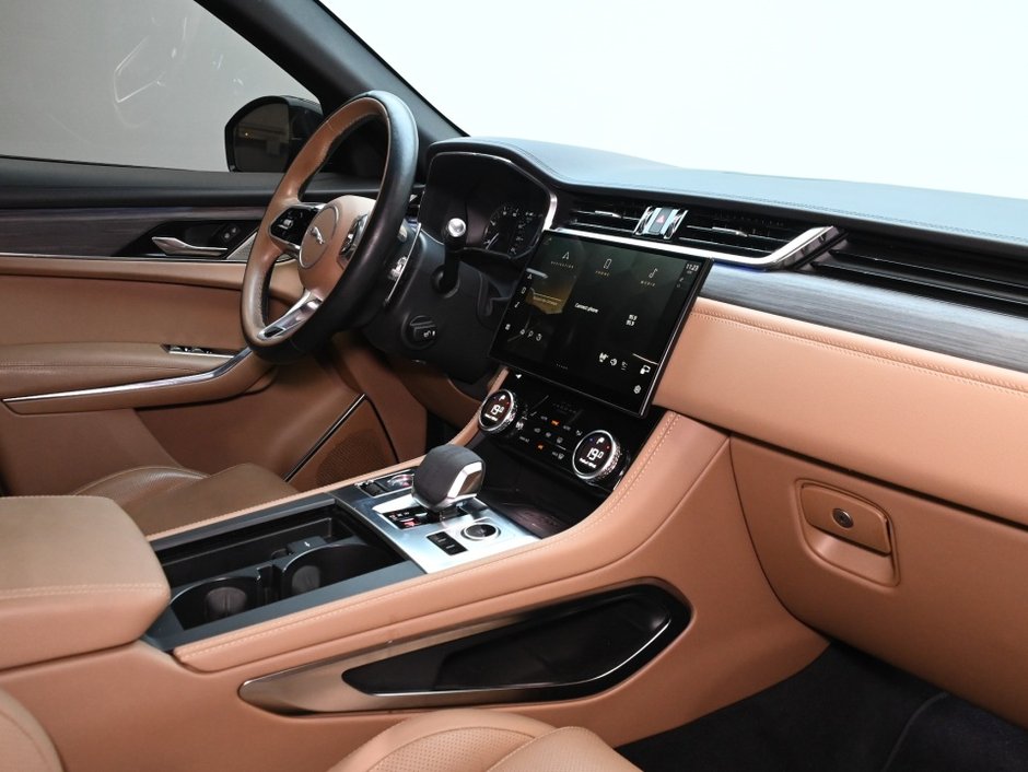 2022 Jaguar F-PACE P250 S-25