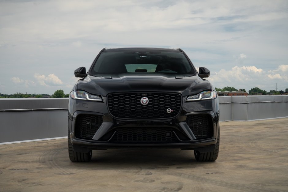 Jaguar F-PACE SVR 2023-6