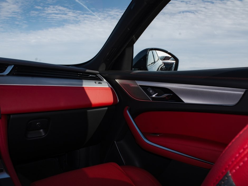Jaguar F-PACE R-Dynamic S 2023-25