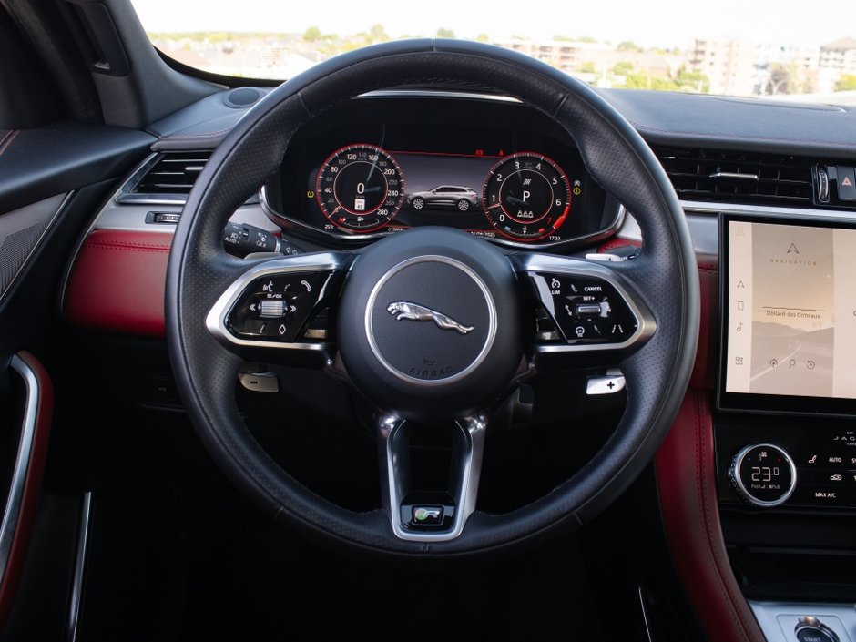 Jaguar F-PACE R-Dynamic S 2023-21