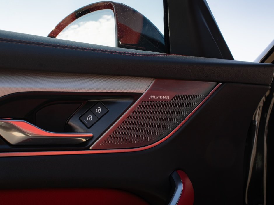 Jaguar F-PACE R-Dynamic S 2023-9