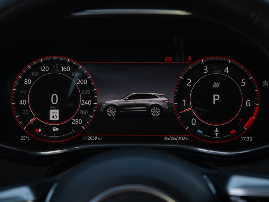 Jaguar F-PACE R-Dynamic S 2023-20