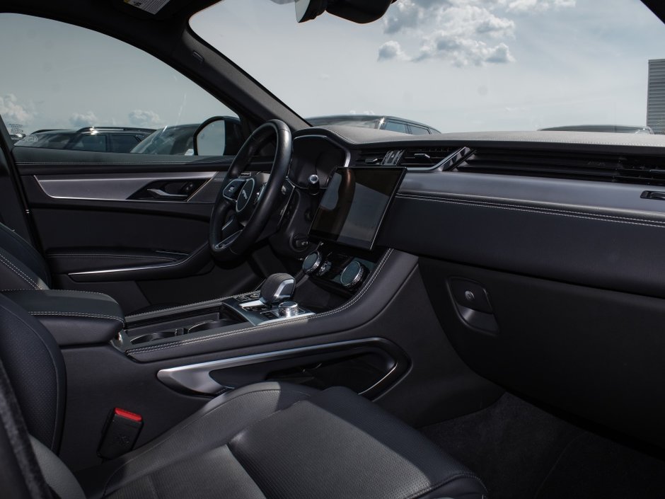 Jaguar F-PACE R-Dynamic S 2023-30