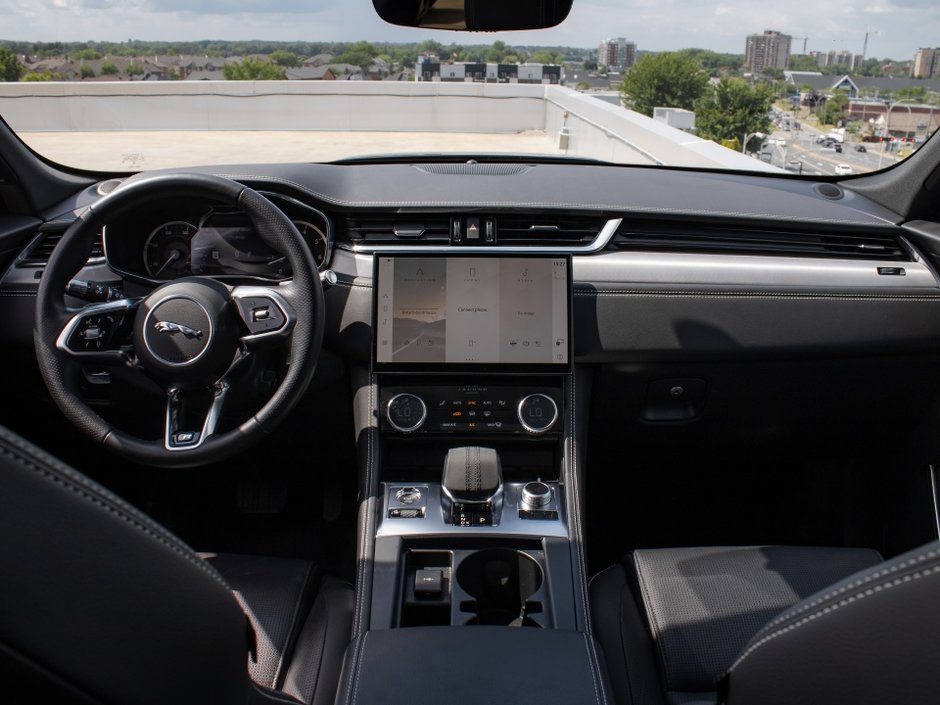 Jaguar F-PACE R-Dynamic S 2023-14