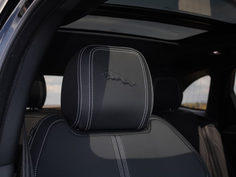 Jaguar F-PACE R-Dynamic S 2023-29