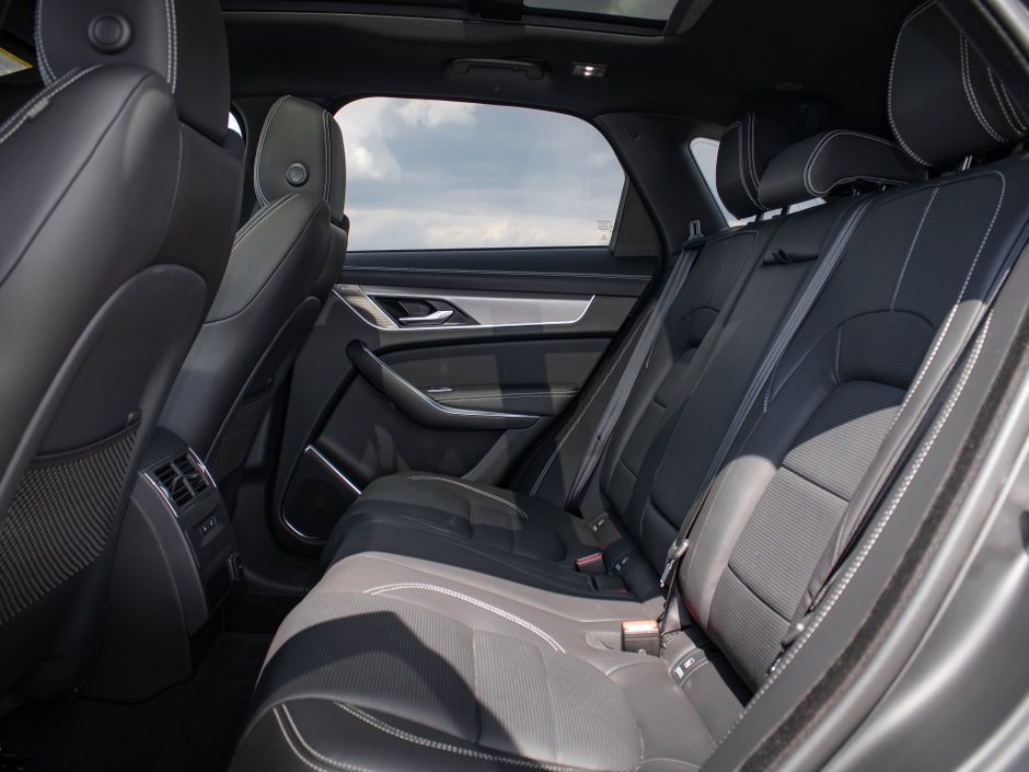Jaguar F-PACE R-Dynamic S 2023-3