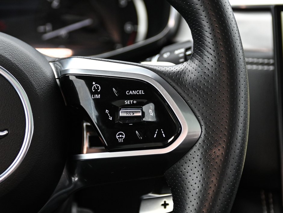 2023 Jaguar F-Pace R-DYNAMIC S/4.80% WITH CERTIFICATION-25