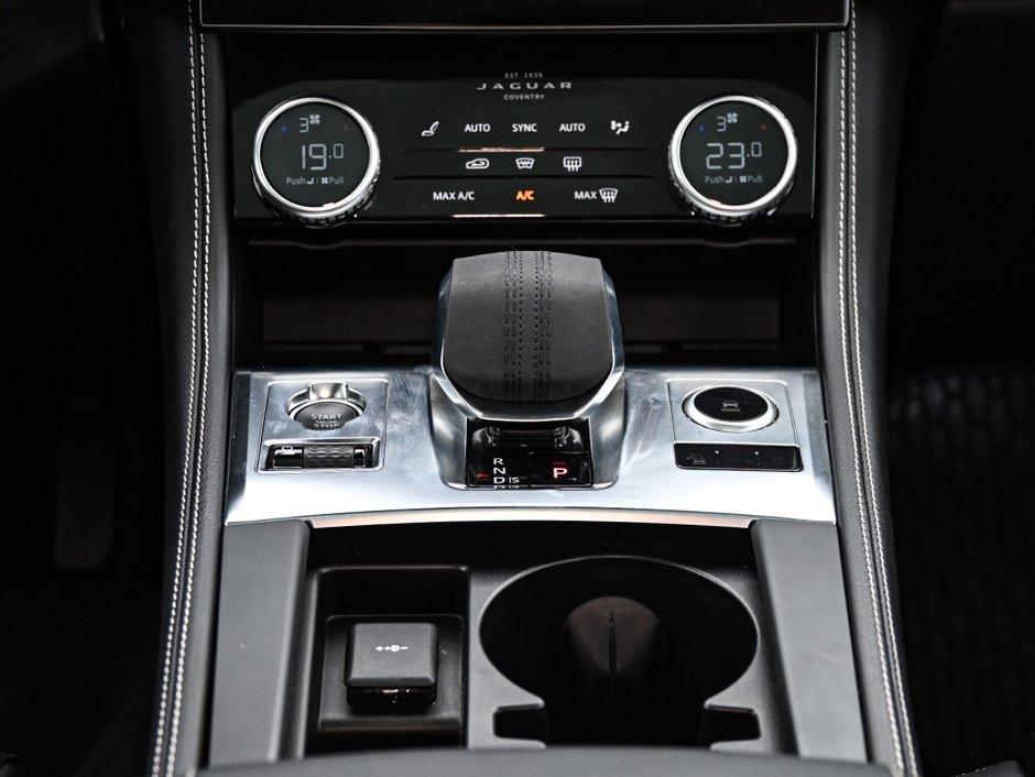 2023 Jaguar F-Pace R-DYNAMIC S/4.80% WITH CERTIFICATION-18