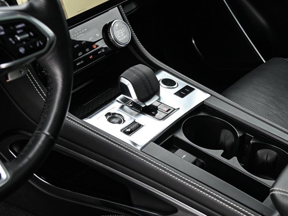 2023 Jaguar F-Pace R-DYNAMIC S/4.80% WITH CERTIFICATION-17