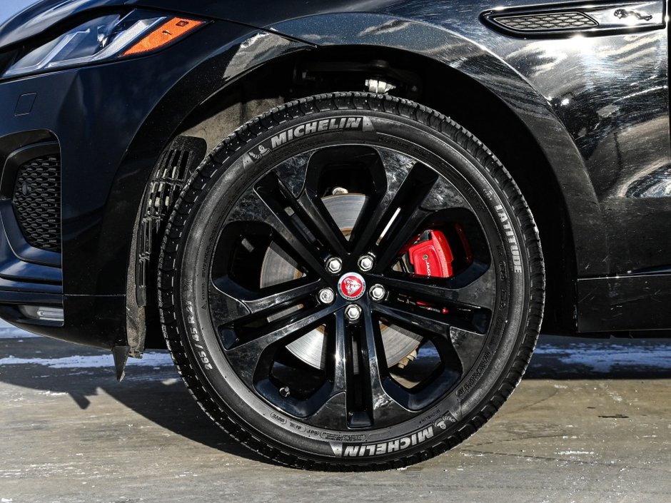 2023 Jaguar F-PACE R-Dynamic S-32