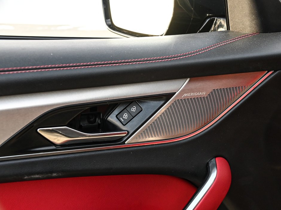 2023 Jaguar F-PACE R-Dynamic S-9