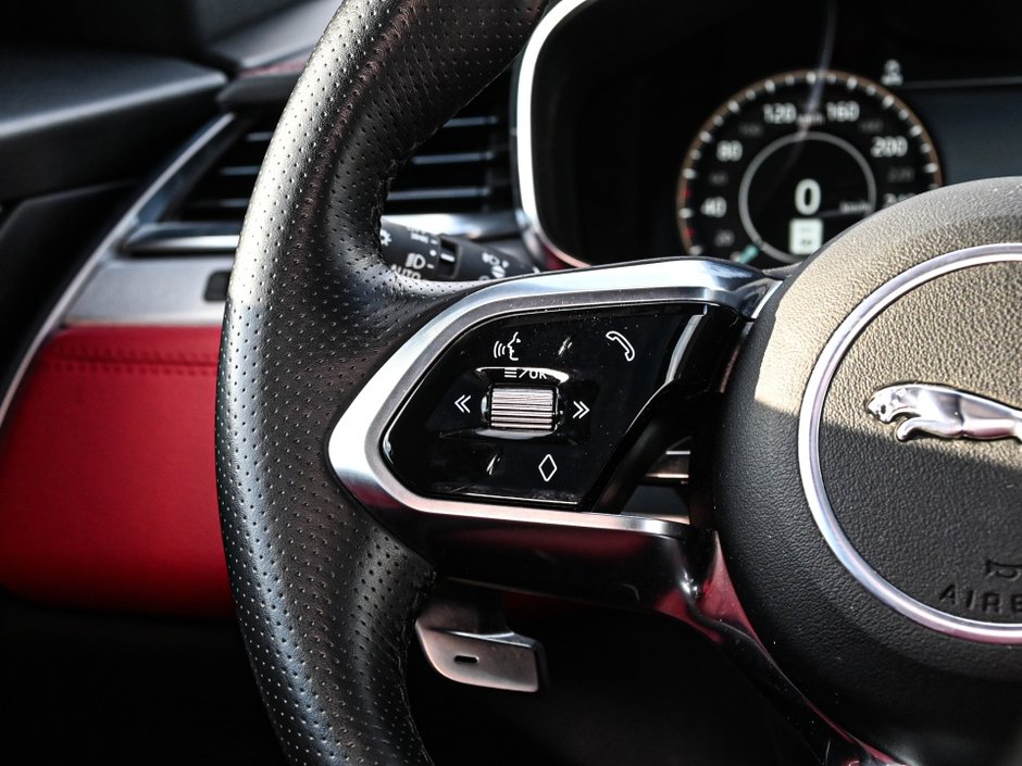 2023 Jaguar F-PACE R-Dynamic S-25