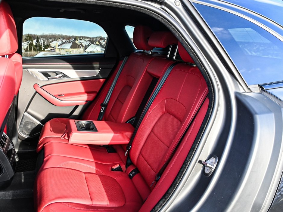 2023 Jaguar F-PACE R-Dynamic S-3