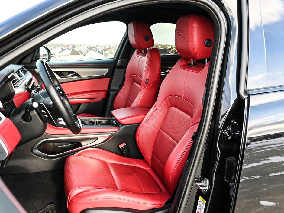 2023 Jaguar F-PACE R-Dynamic S-12