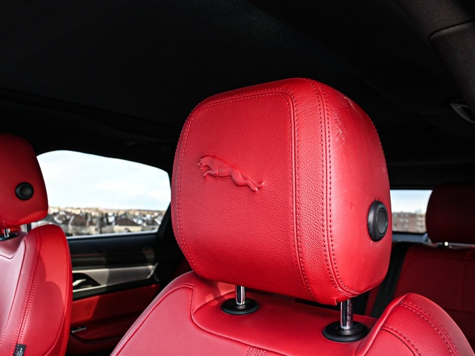 2023 Jaguar F-PACE R-Dynamic S-17