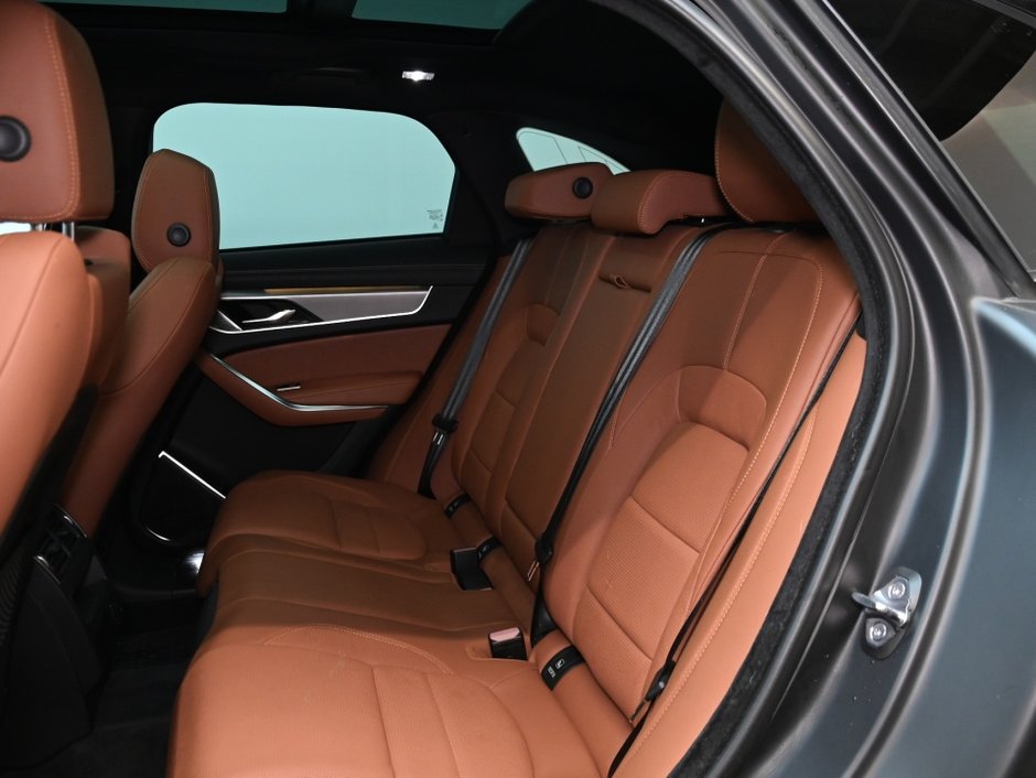 2023 Jaguar F-PACE R-Dynamic S-3