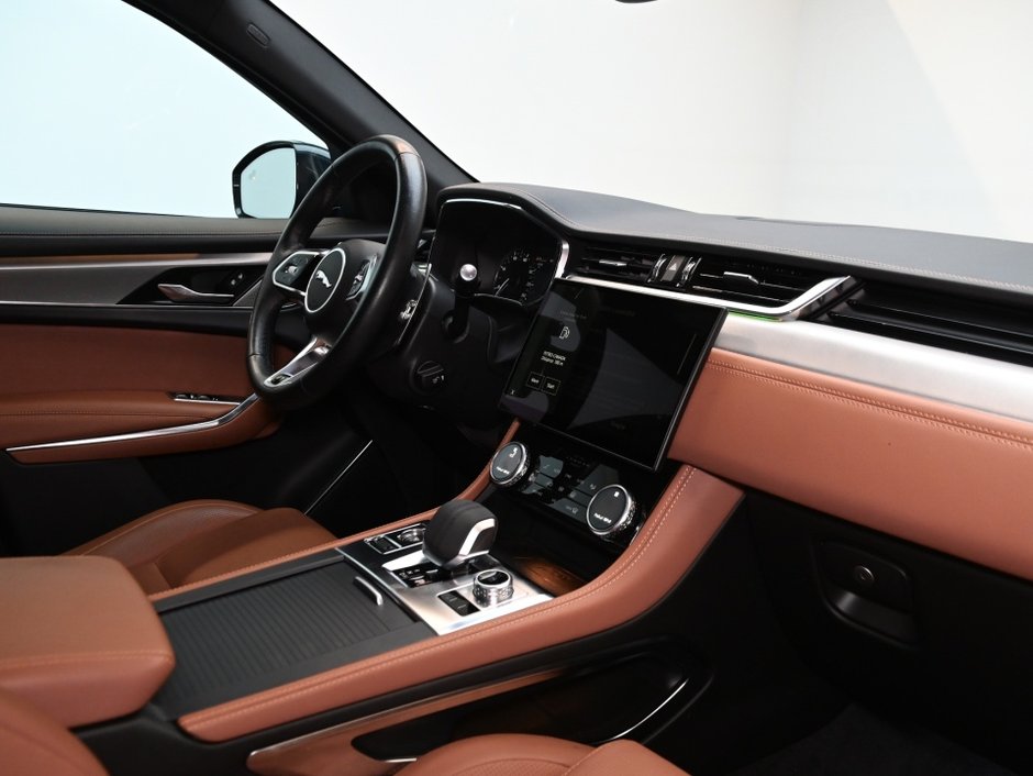 2023 Jaguar F-PACE R-Dynamic S-24