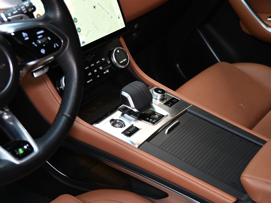 2023 Jaguar F-PACE R-Dynamic S-13