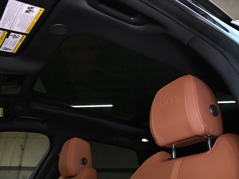 2023 Jaguar F-PACE R-Dynamic S-25