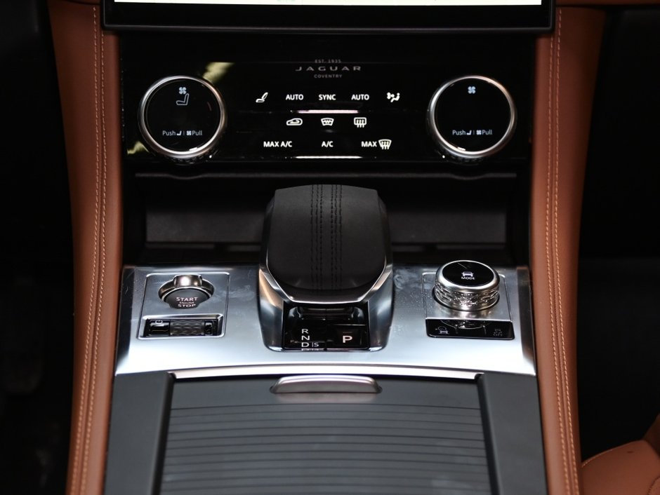 2023 Jaguar F-PACE R-Dynamic S-22