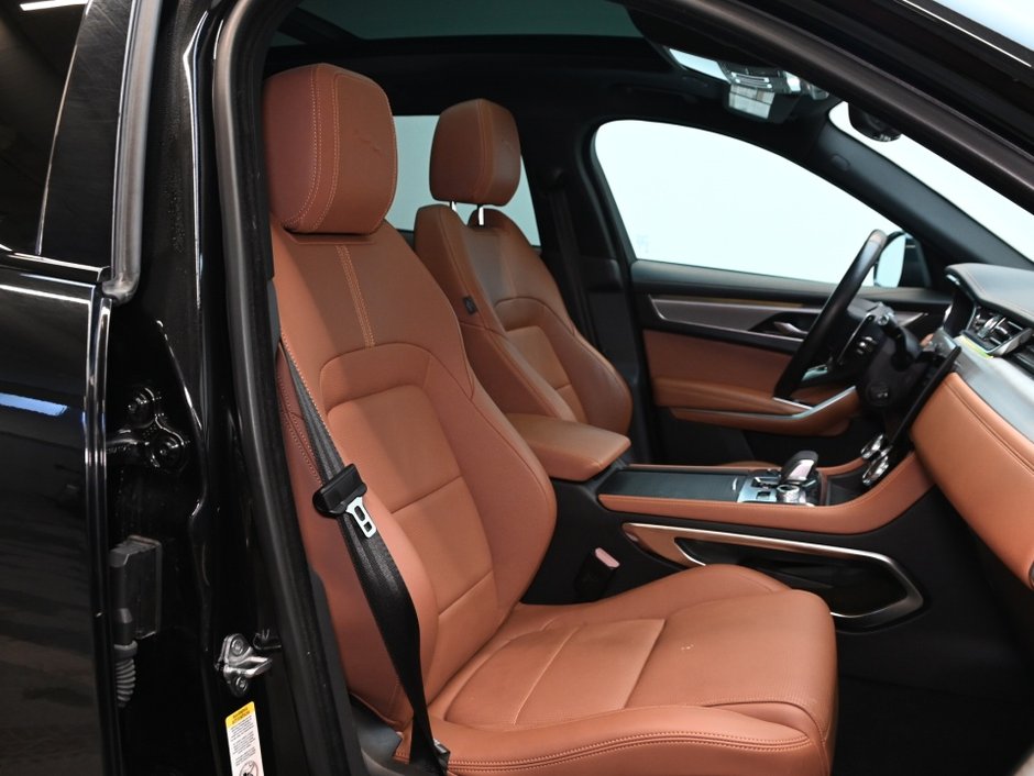 2023 Jaguar F-PACE R-Dynamic S-23