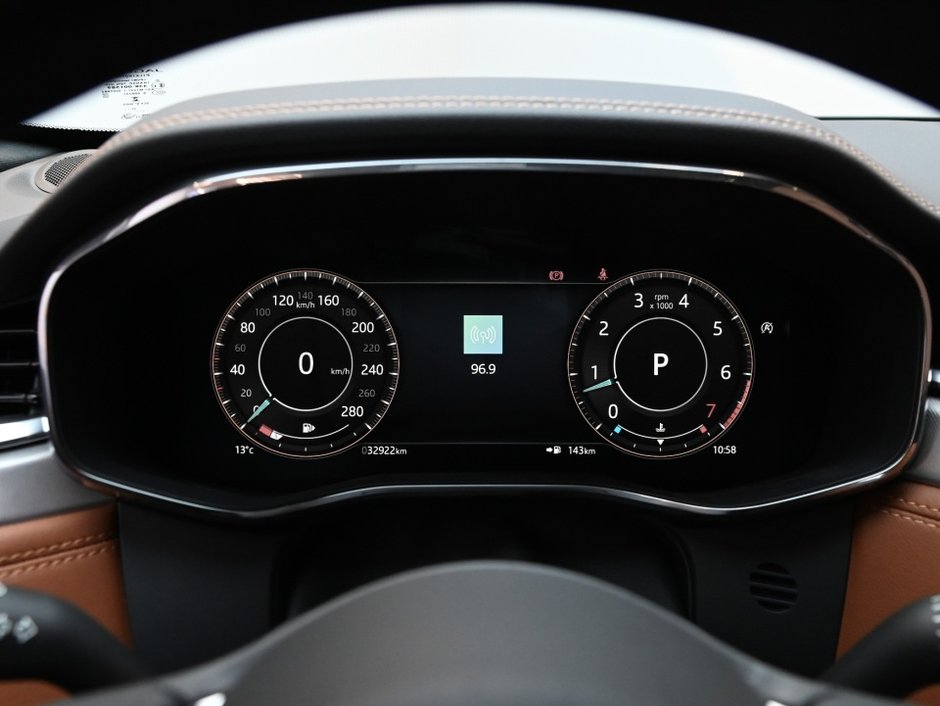 Jaguar F-PACE R-Dynamic S 2023-14