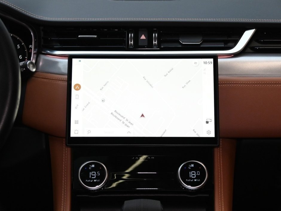 Jaguar F-PACE R-Dynamic S 2023-19