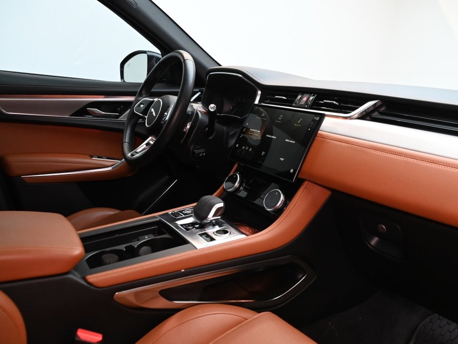 Jaguar F-PACE R-Dynamic S 2023-25