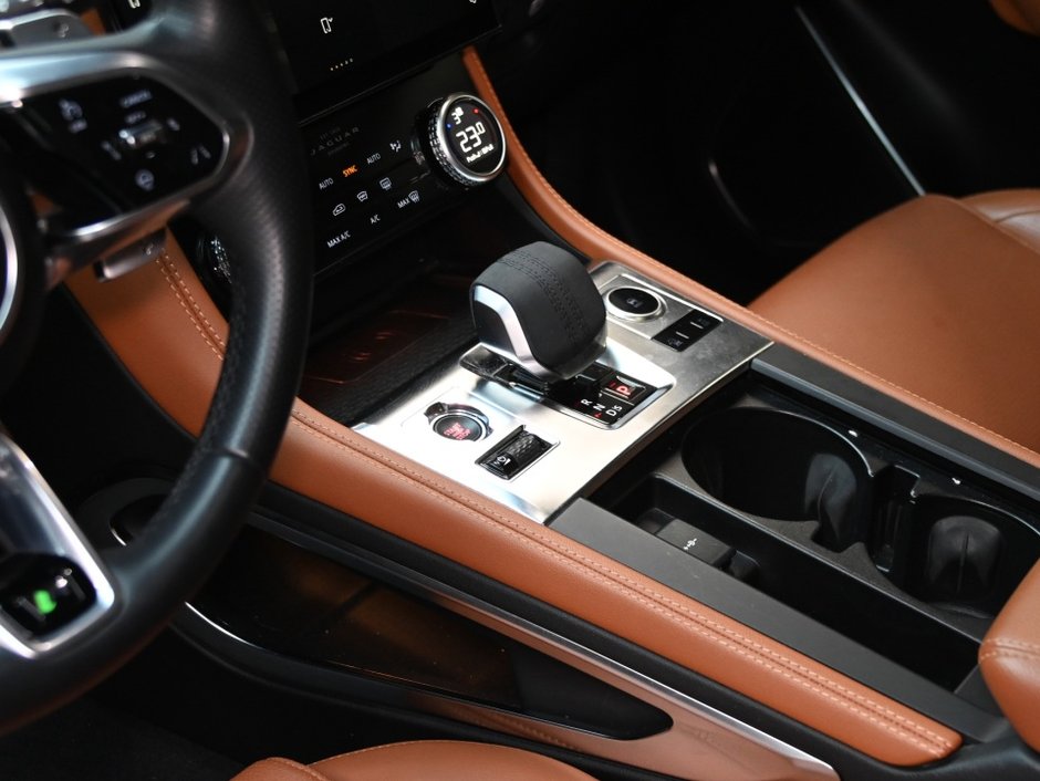 Jaguar F-PACE R-Dynamic S 2023-12