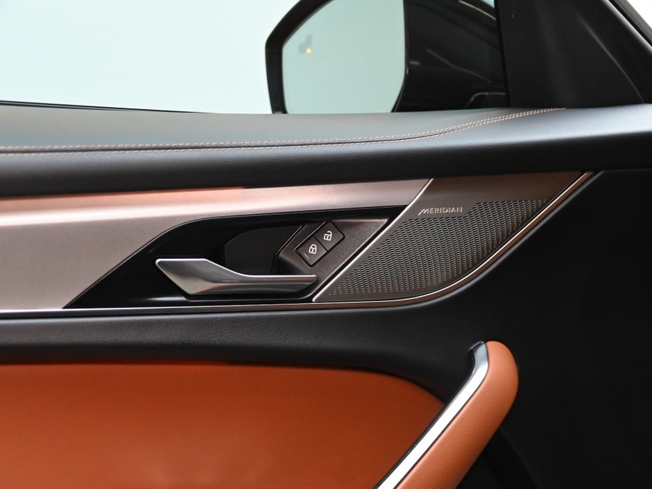 Jaguar F-PACE R-Dynamic S 2023-9