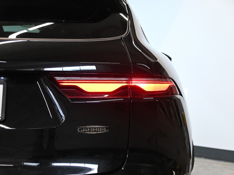 Jaguar F-PACE R-Dynamic S 2023-27