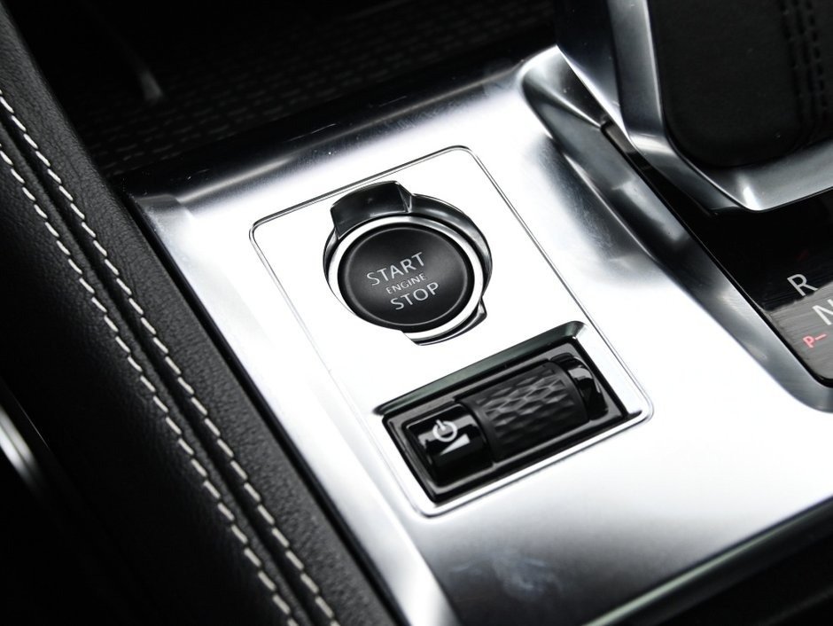 Jaguar F-PACE R-Dynamic S 2023-20