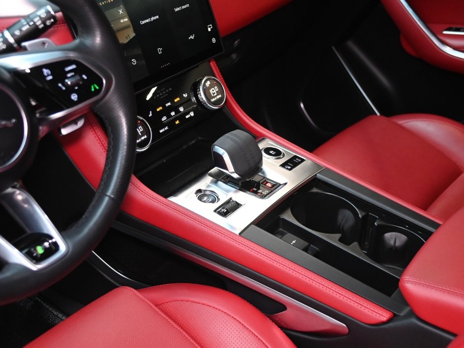 Jaguar F-PACE R-Dynamic S 2023-18