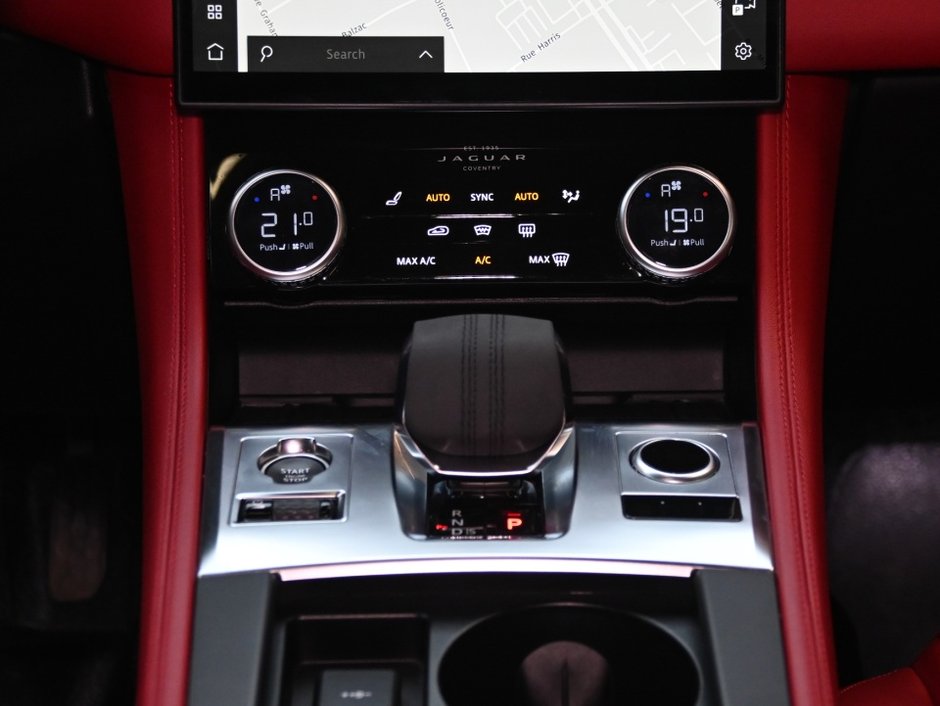 Jaguar F-PACE R-Dynamic S 2023-26