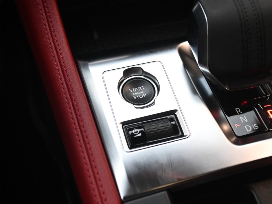 Jaguar F-PACE R-Dynamic S 2023-21