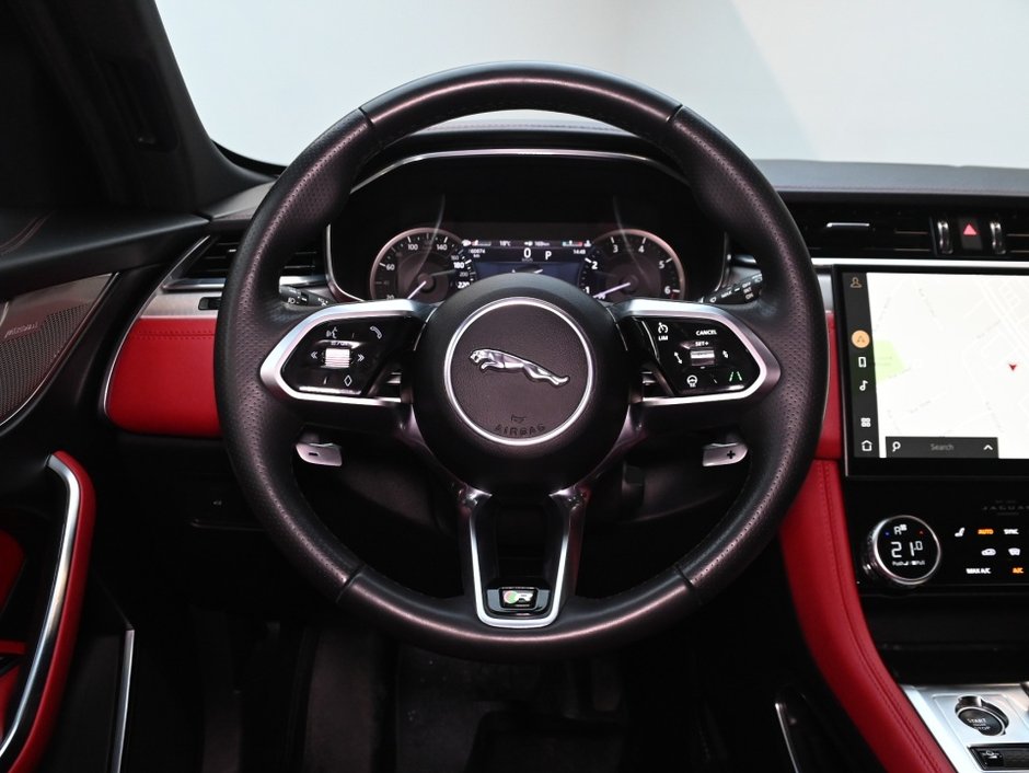 Jaguar F-PACE R-Dynamic S 2023-14