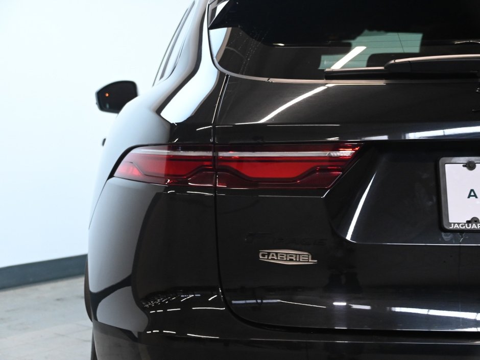 Jaguar F-PACE R-Dynamic S 2023-17